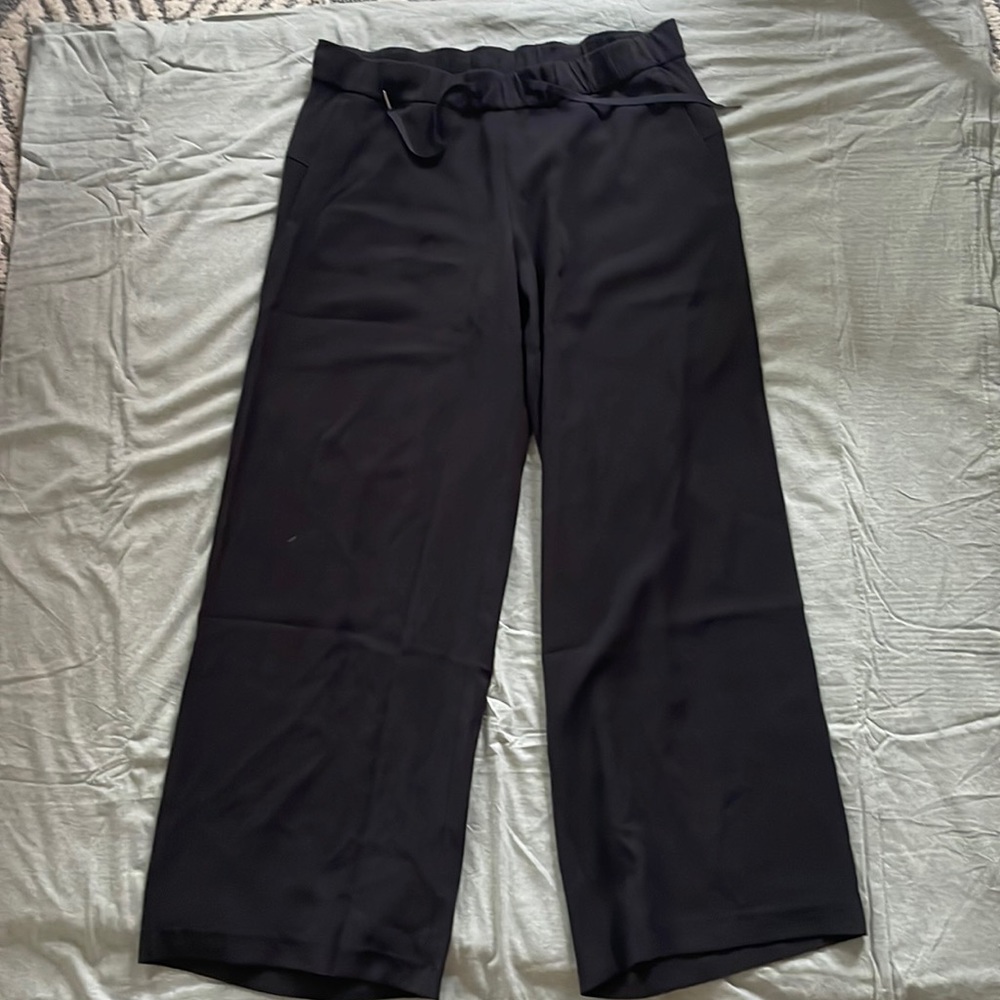Lululemon On the fly wide leg woven pant